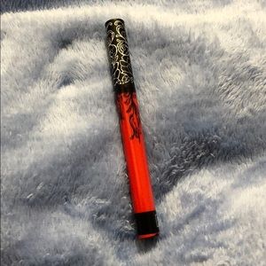 Kat Von D Everlasting lippie in Devils